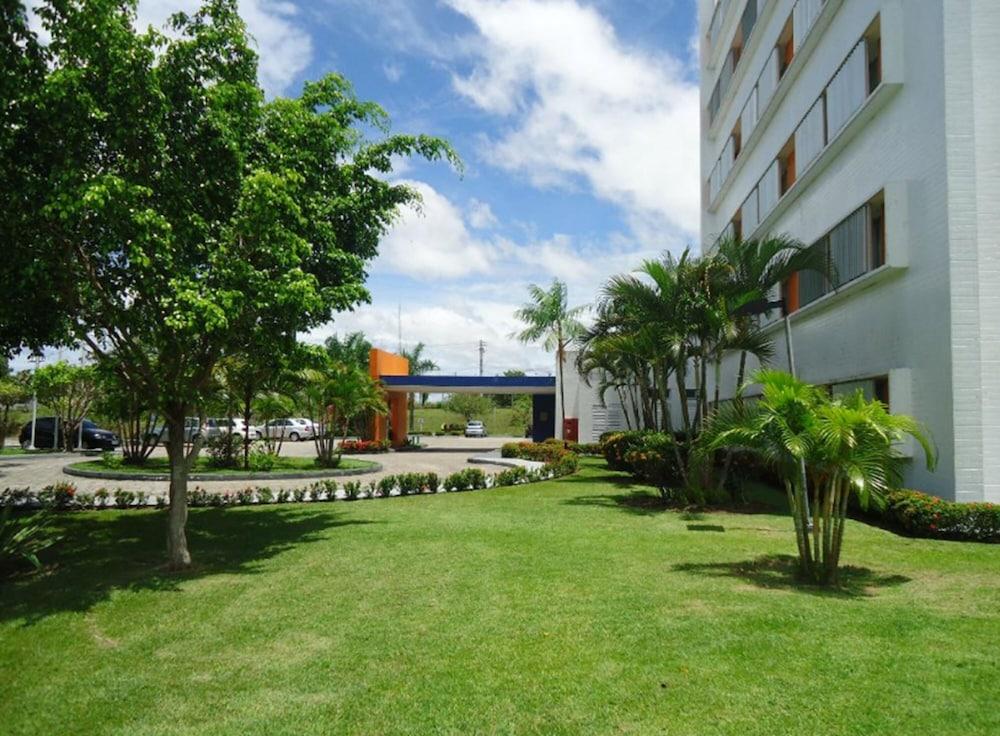 Ibis Manaus Distrito Industrial Buitenkant foto